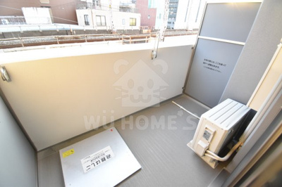 【バルコニー】 | フォーリアライズ梅田レーベン | 外からの目が気にならないバルコニーで洗濯物が干せます