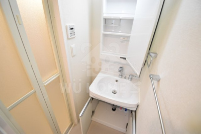 【その他】 | フォーリアライズ梅田レーベン | 明るい洗面所です