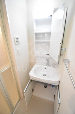 【その他】 | フォーリアライズ梅田レーベン | 朝の身支度には欠かせない独立洗面化粧台