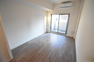 【内装】 | フォーリアライズ梅田レーベン | ゆったり過ごせるリビングです