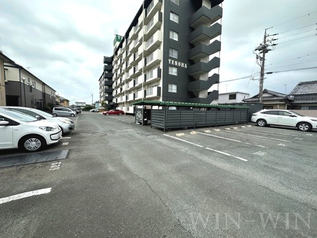 TENOHA TOYOHASHIの駐車場