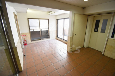 【エントランス】 | SWISS京橋 | ゆとりのあるエントランスです