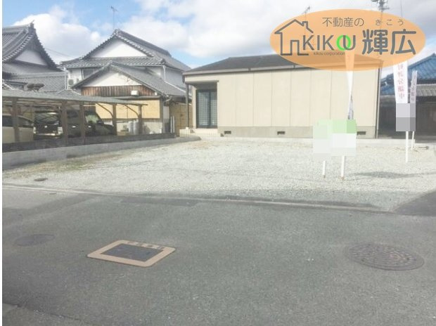 高砂市荒井町小松原3丁目　土地の前面道路含む現地写真|荒井小学校、荒井中学校のエリアです。