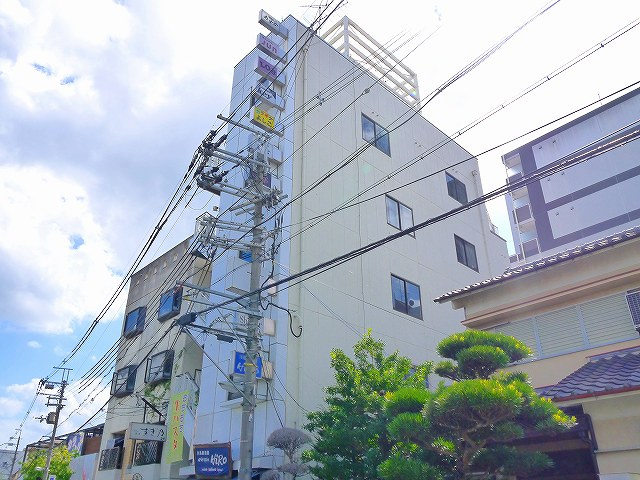 アルファクロスの外観