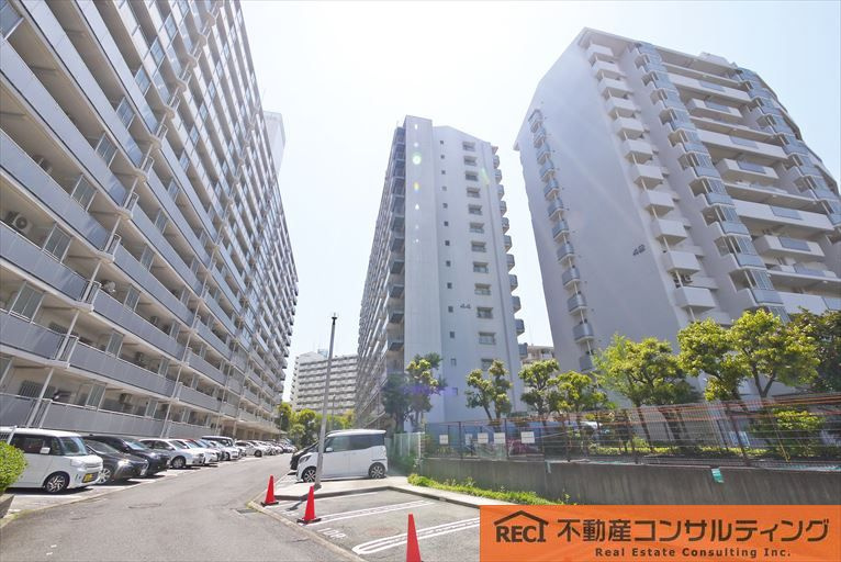 ポートアイランド住宅44号棟の外観