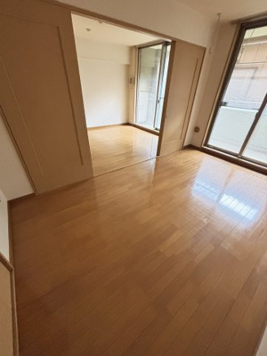 【洋室】 | シャングリア丸太