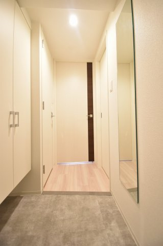 セレニテ天満橋アリアの玄関
