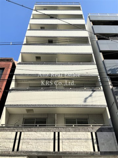 【外観】 | 明るい色合いのオシャレな外観のマンションです♪
