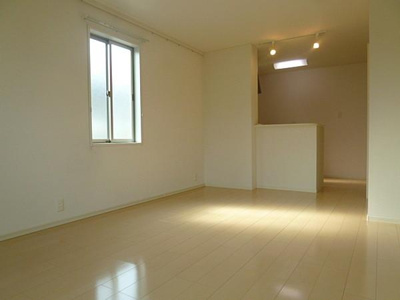 【その他】 | ヴィルヌーブ | ゆったり過ごせる居間です