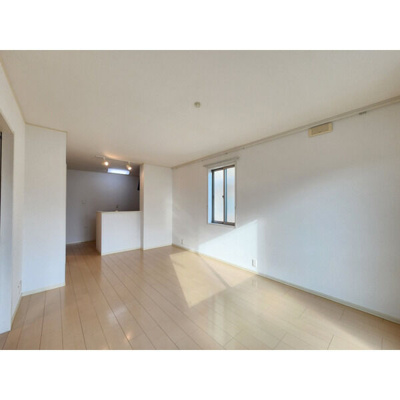 【居間・リビング】 | ヴィルヌーブ | ゆったり過ごせる居間です