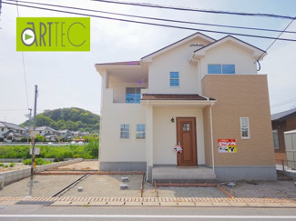 【駐車場】 | 【駐車スペース】
日々の暮らしにマイカーが必要。そんな方は物件の購入条件に駐車場は必須です。通勤に、家族のお迎えに、お買物に、おでかけに、クルマライフを楽しみたい方に。