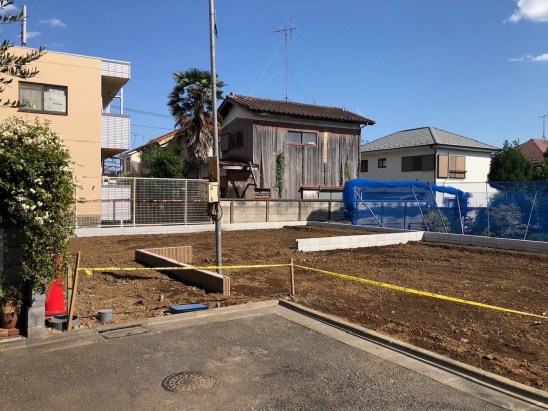 練馬区大泉学園町4丁目新築分譲住宅の前面道路含む現地写真