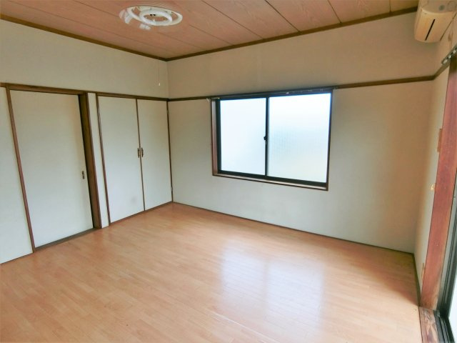 ハウス・インテックの居間・リビング