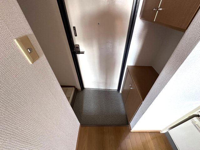 【玄関】 | ルミエールS