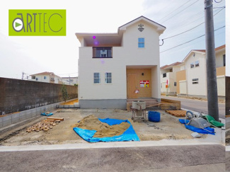 【駐車場】 | 【駐車スペース】
日々の暮らしにマイカーが必要。そんな方は物件の購入条件に駐車場は必須です。通勤に、家族のお迎えに、お買物に、おでかけに、クルマライフを楽しみたい方に。