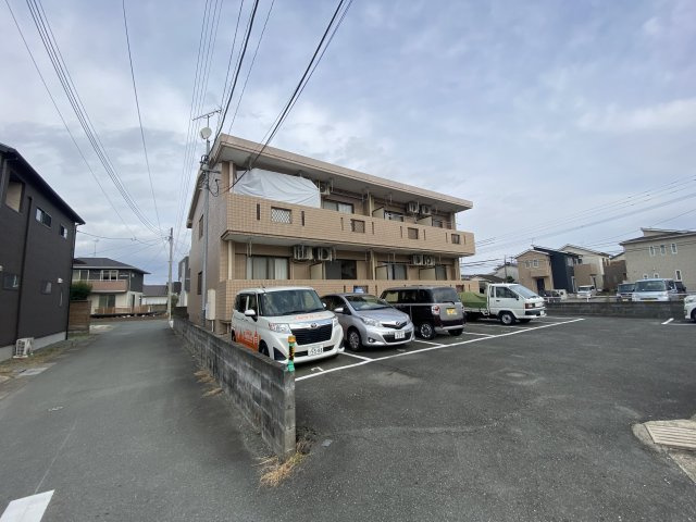カトレアハイツの駐車場
