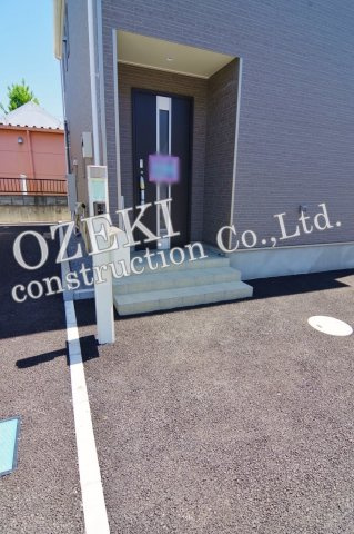 越谷市弥十郎新築戸建て 地震の揺れを吸収する家QUIE-クワイエ-のエントランス