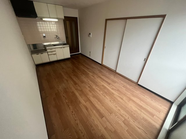 【居間・リビング】 | 新栄プロパティー小山Ⅱ