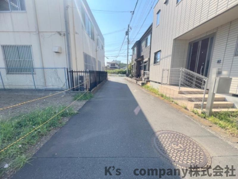■寒川町倉見　中古戸建の前面道路含む現地写真|前面道路は交通量も少なく静かです◇