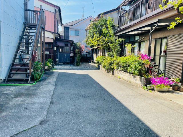 あきる野市雨間　売地の前面道路含む現地写真