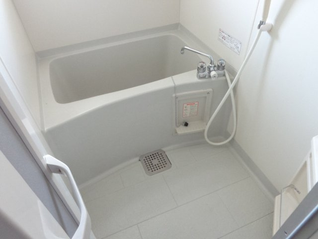 アイセイハイツIIの浴室