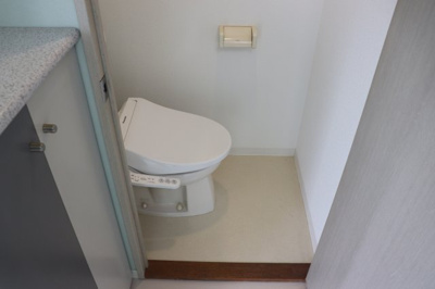 【トイレ】 | ラ・ルミエール藤井 | 落ち着いた色調のトイレです