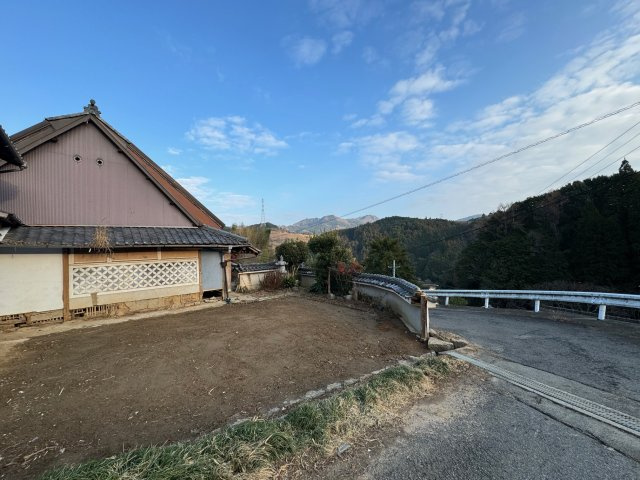 桜井市小夫　中古戸建の外観|家庭菜園スペースあり♪ 自然あふれる里山でのスローライフ♪