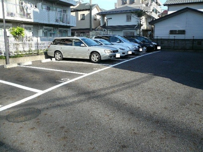 敷地内に駐車場　※要空確認