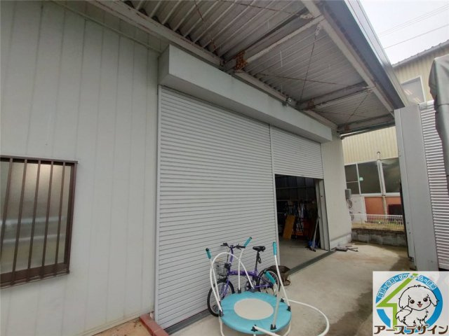 姫路市花田町事務所付倉庫の内装