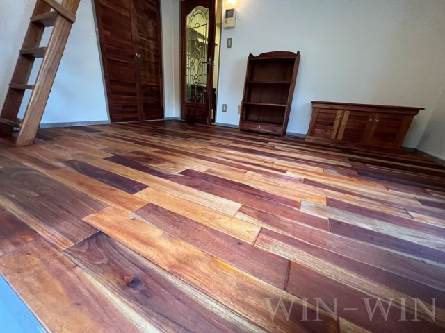 ユトリロ宮下町の居間・リビング