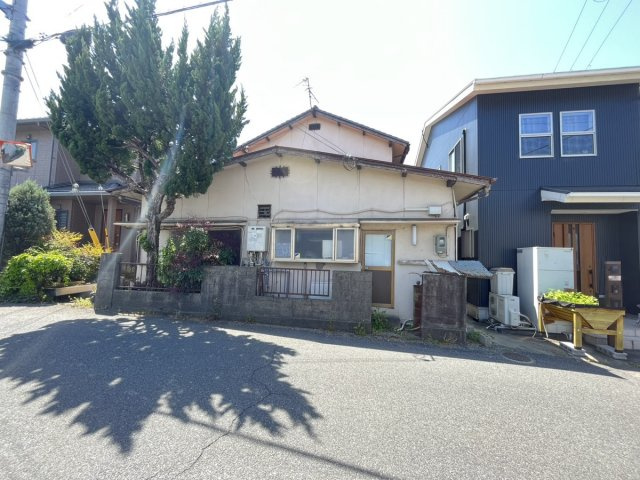 姫路市御立中４丁目／中古戸建の前面道路含む現地写真