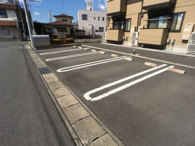 グランドゥールの駐車場
