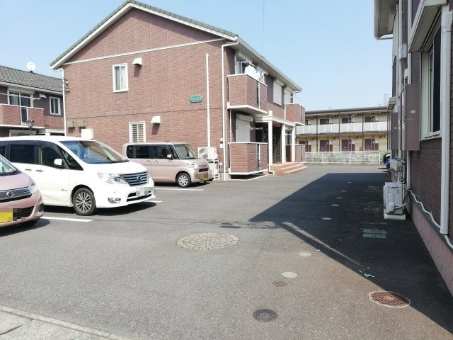 アロンディール　Ａの駐車場