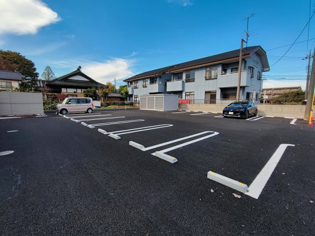 グラングラサの駐車場