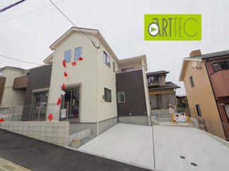 【駐車場】 | 【駐車スペース】
日々の暮らしにマイカーが必要。そんな方は物件の購入条件に駐車場は必須です。通勤に、家族のお迎えに、お買物に、おでかけに、クルマライフを楽しみたい方に。