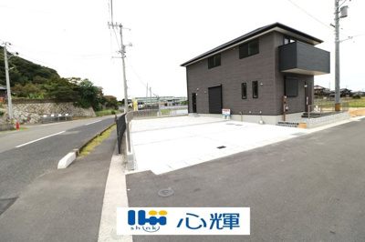 【前面道路含む現地写真】 | サンコート山陽小野田市小野田（1号地） | 整備された道路に面する現地は、コミュニティー以外の方々の出入りも少なく、お車の出し入れも楽々です。