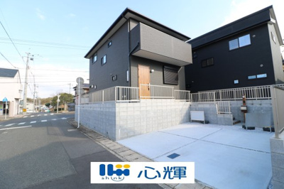 【前面道路含む現地写真】 | サンコート下関市新垢田西町1丁目（1号地）♪仲介手数料無料♪ | 整備された道路に面する現地は、コミュニティー以外の方々の出入りも少なく、お車の出し入れも楽々です。