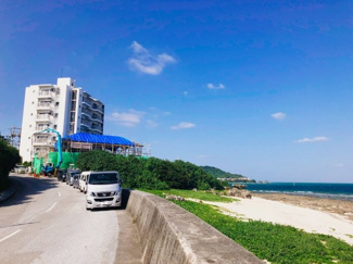 【外観】 | マンションのすぐそばには、美しい奥武島の海が広がっています！