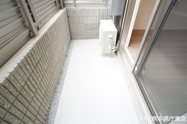熊本市中央区本荘５丁目のアパートのバルコニー