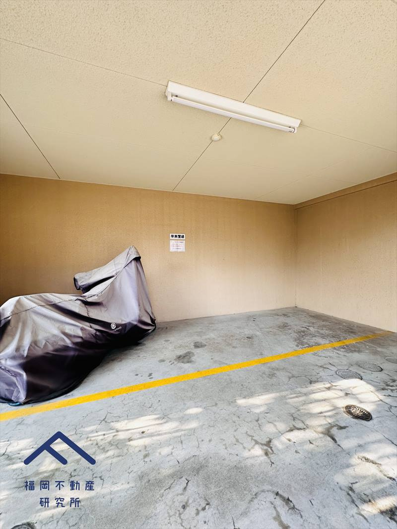 シティオ老司二番館の駐車場