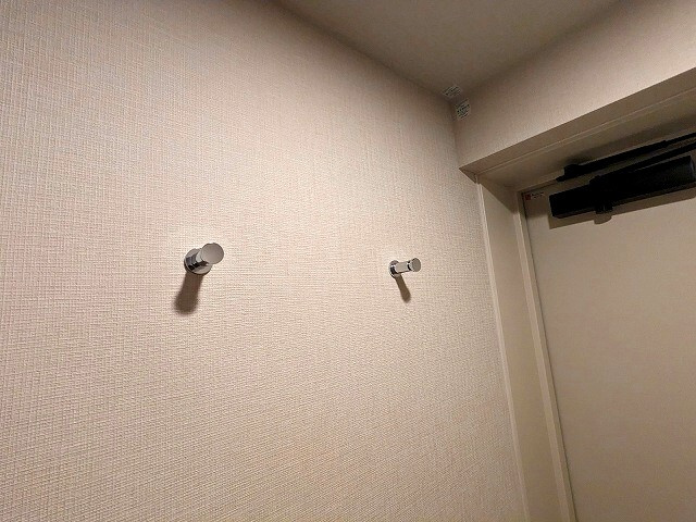 プライムアーバン浅草テラスの設備|玄関にコートフック付きです