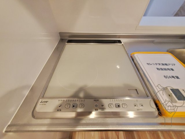 セレニテ天満橋アリアのキッチン
