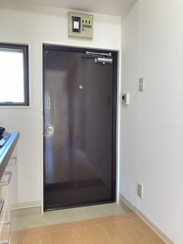 コーポ吉田の玄関