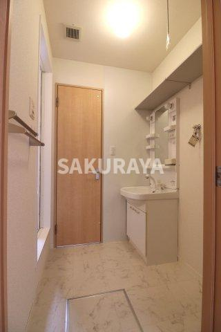 メゾンミラコスタの洗面所|2023年撮影。現況と異なる場合がございます。