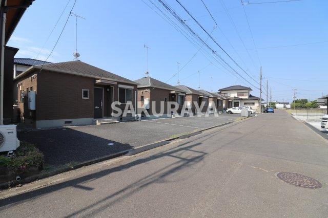 メゾンミラコスタの周辺