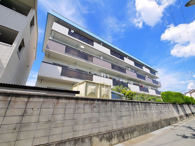 コーポ大安寺の外観|キレイな外観です。