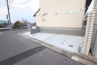 ★敷地内駐車場★（有料・要空き確認）