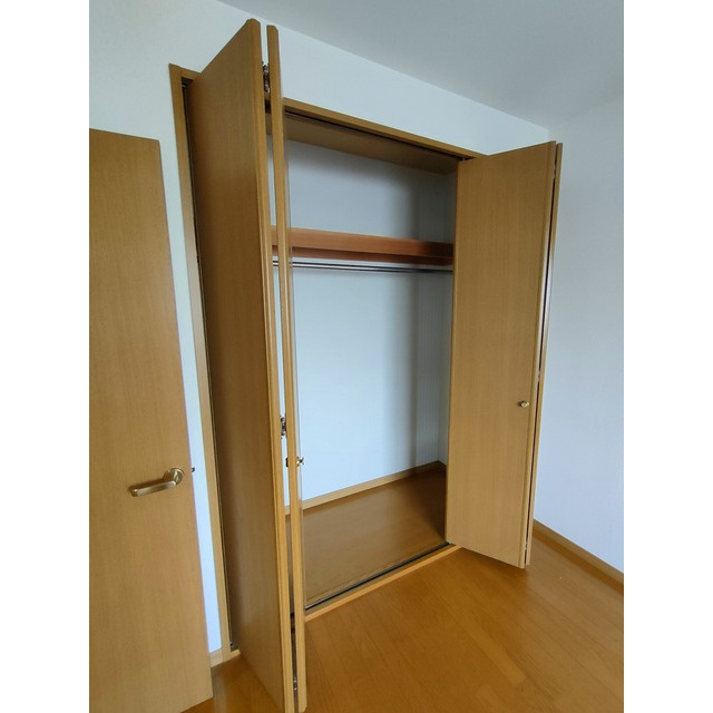 関市巾１丁目のアパートの収納