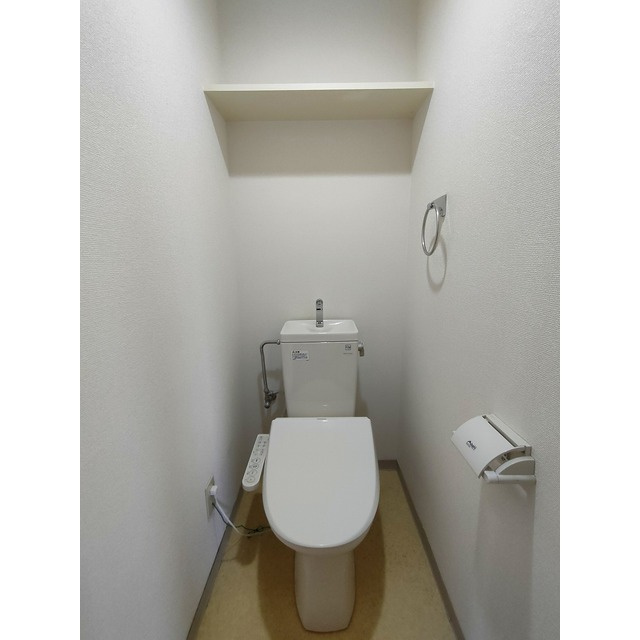 関市巾１丁目のアパートのトイレ