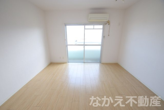 【居間・リビング】 | ゆったりとした居間です